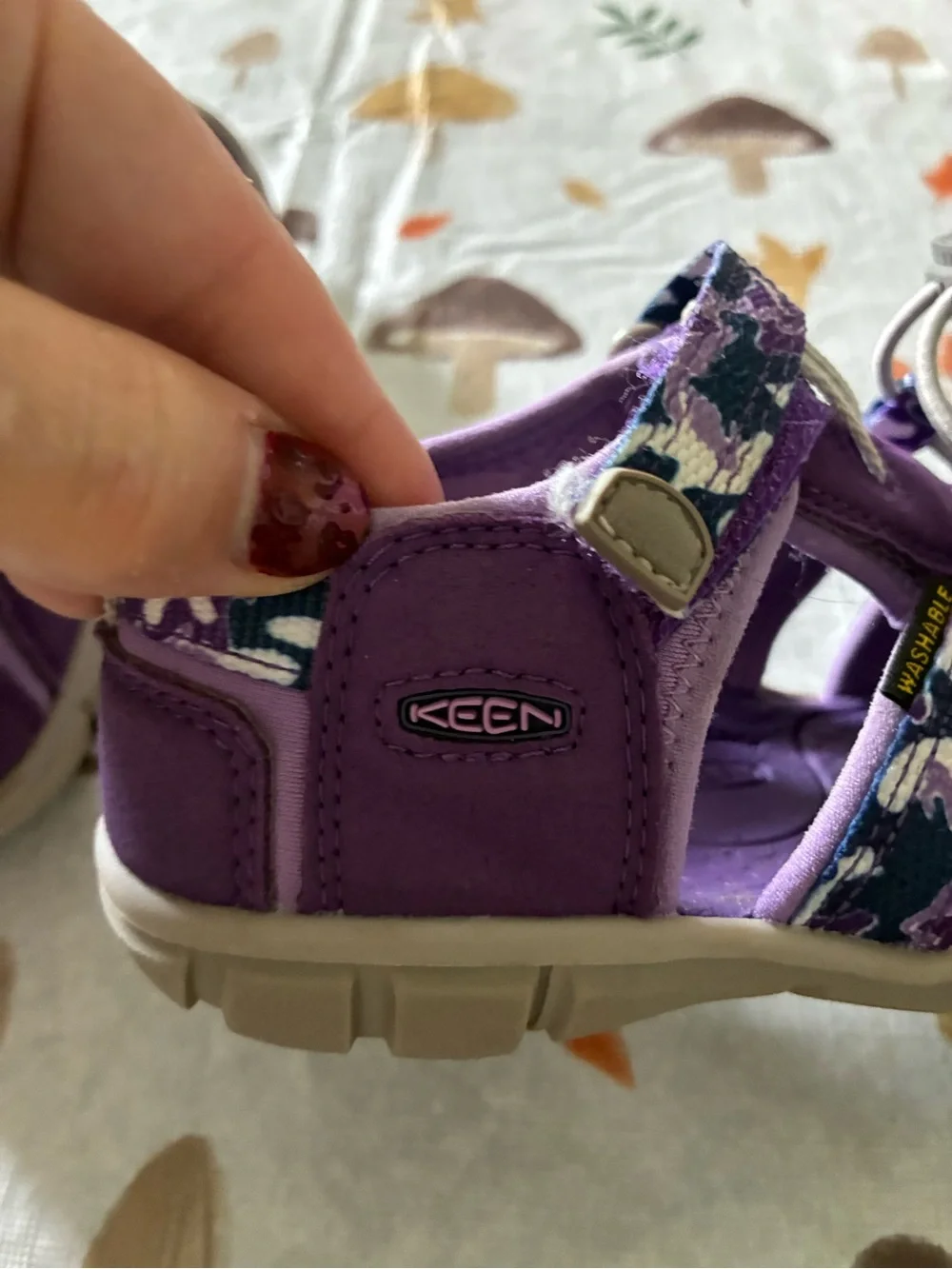 Keen Girls youth Purple Outdoor Sandals - size 12